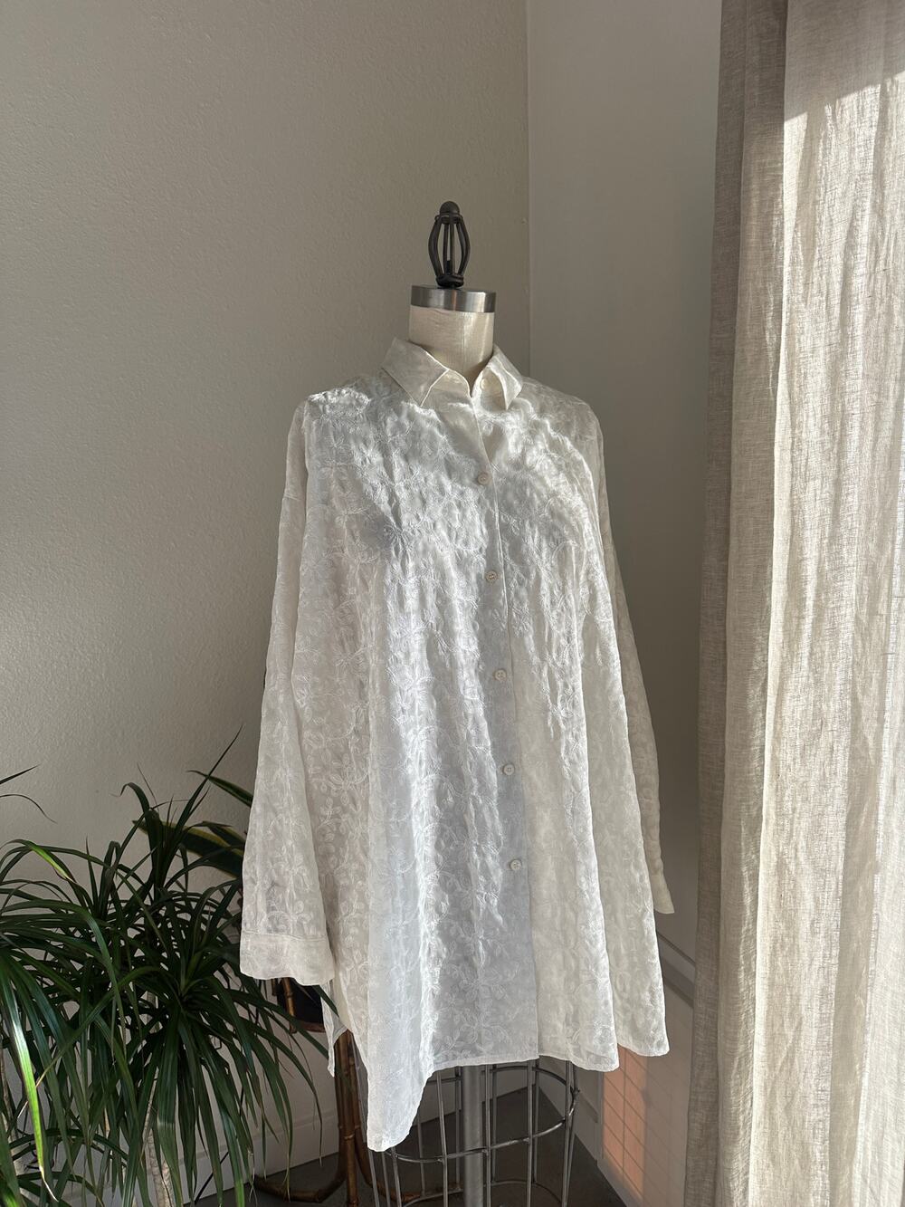 Women's Medium Top Button Down White Lace Sheer Floral Embroidered 1980s Shirt